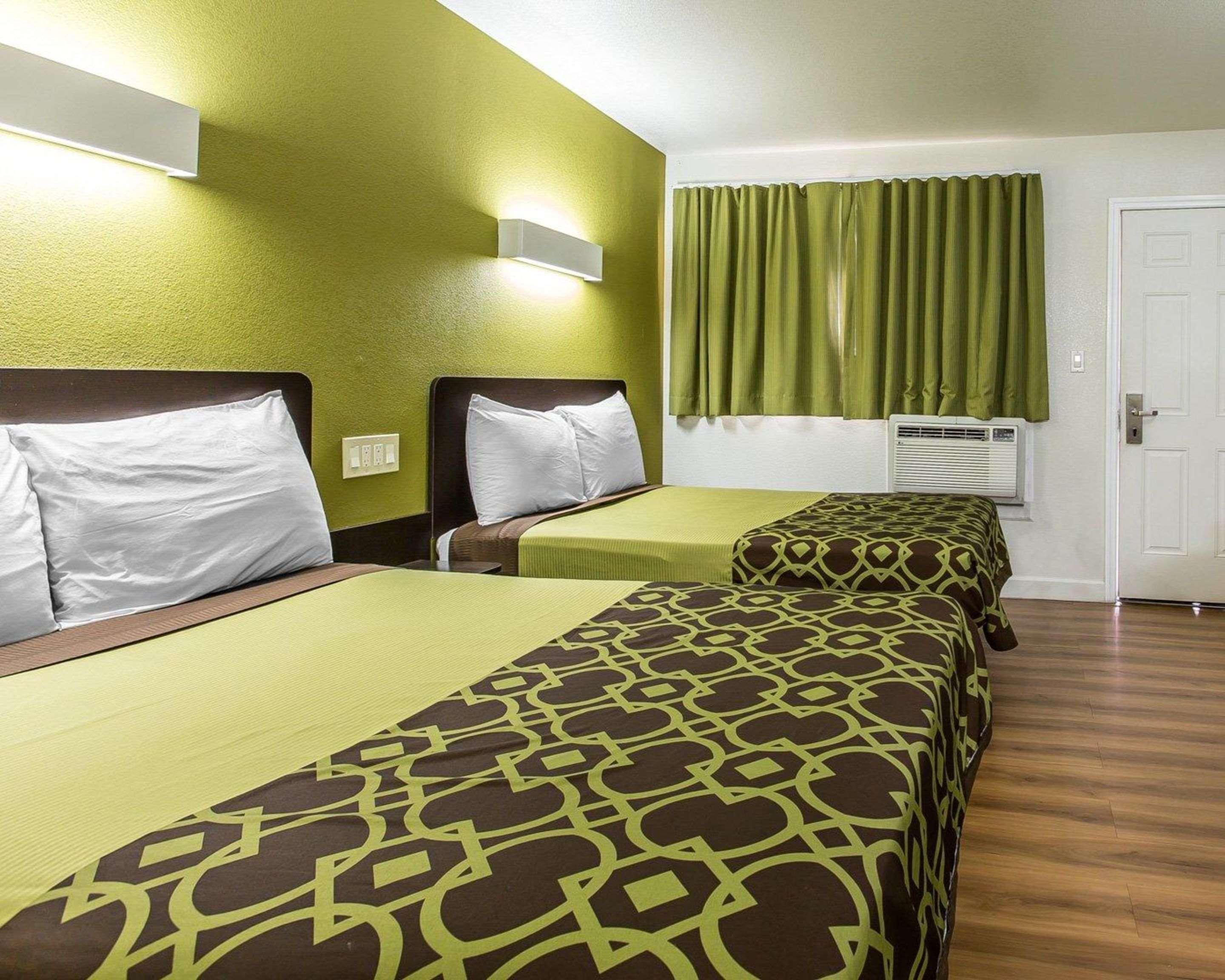 Rodeway Inn Downtown הנפורד מראה חיצוני תמונה