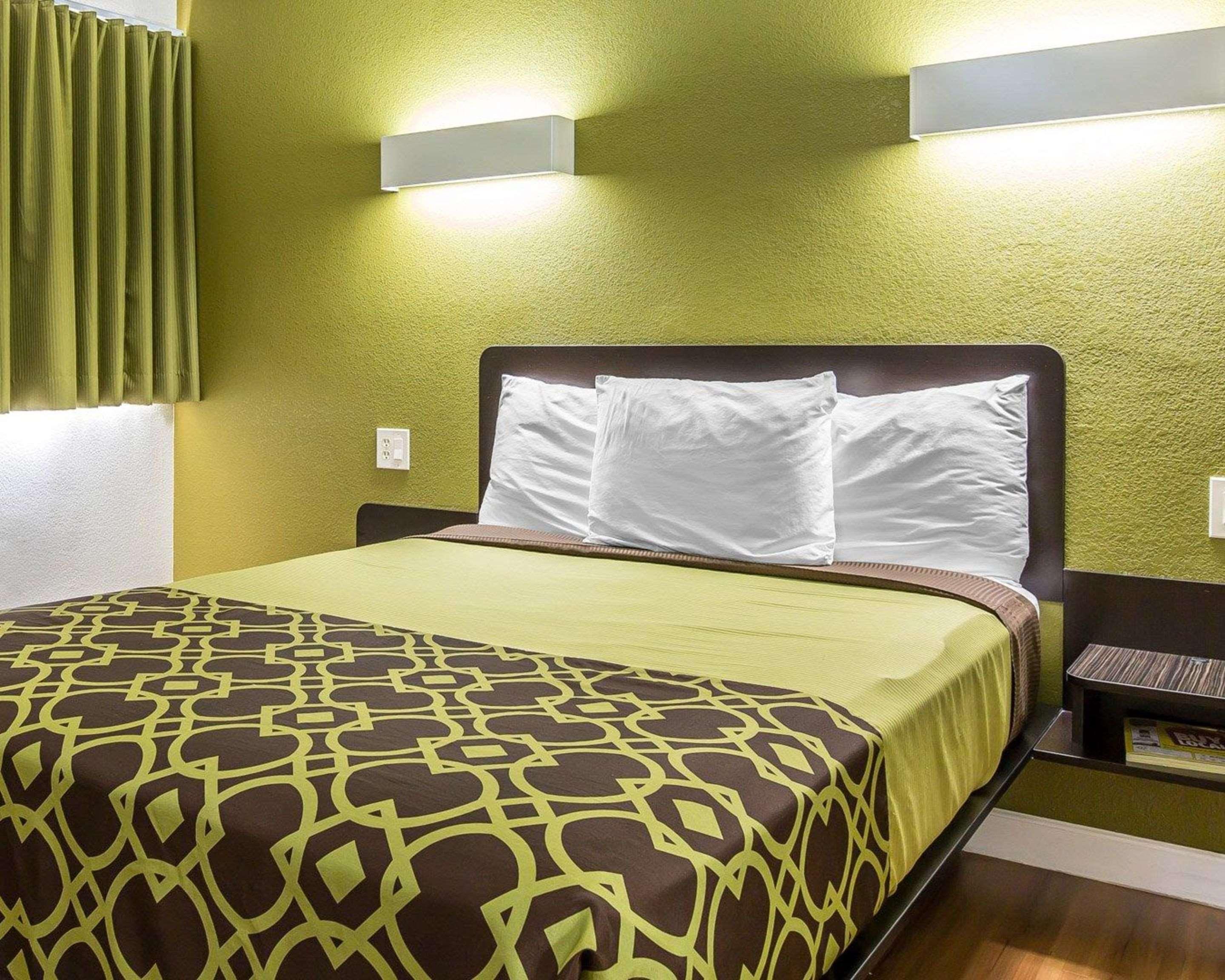 Rodeway Inn Downtown הנפורד מראה חיצוני תמונה