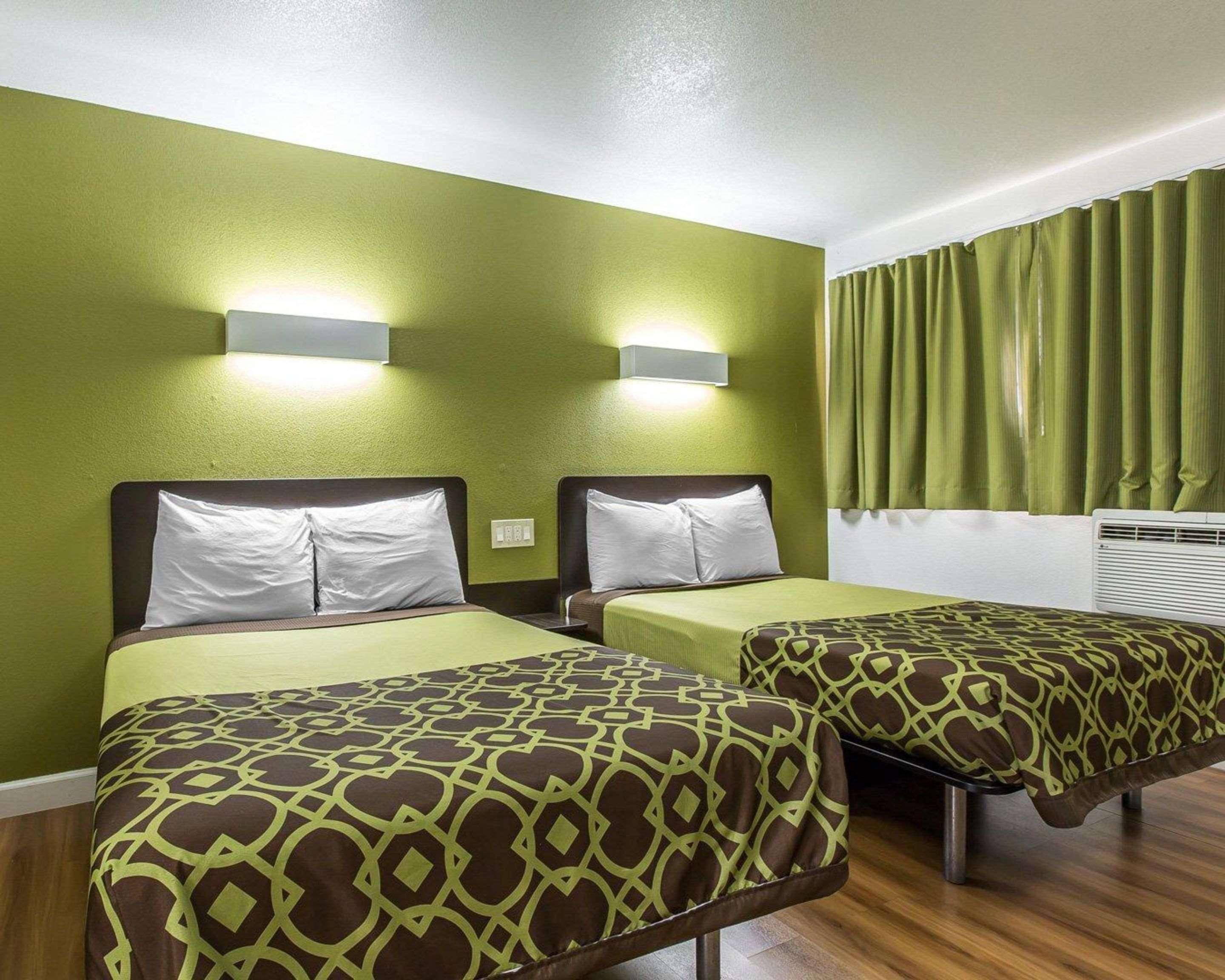 Rodeway Inn Downtown הנפורד מראה חיצוני תמונה