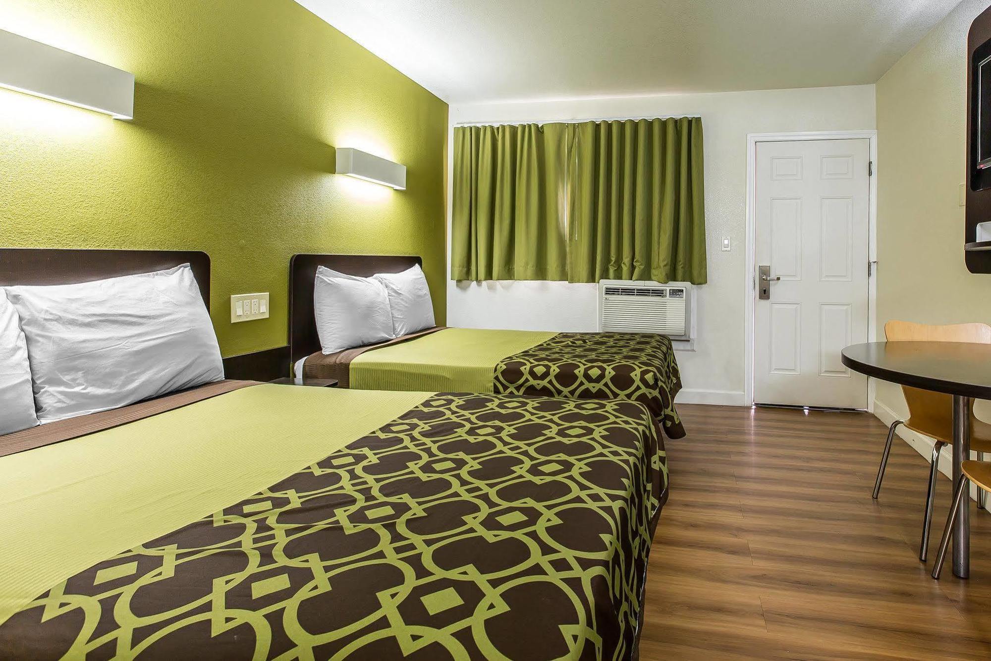 Rodeway Inn Downtown הנפורד מראה חיצוני תמונה